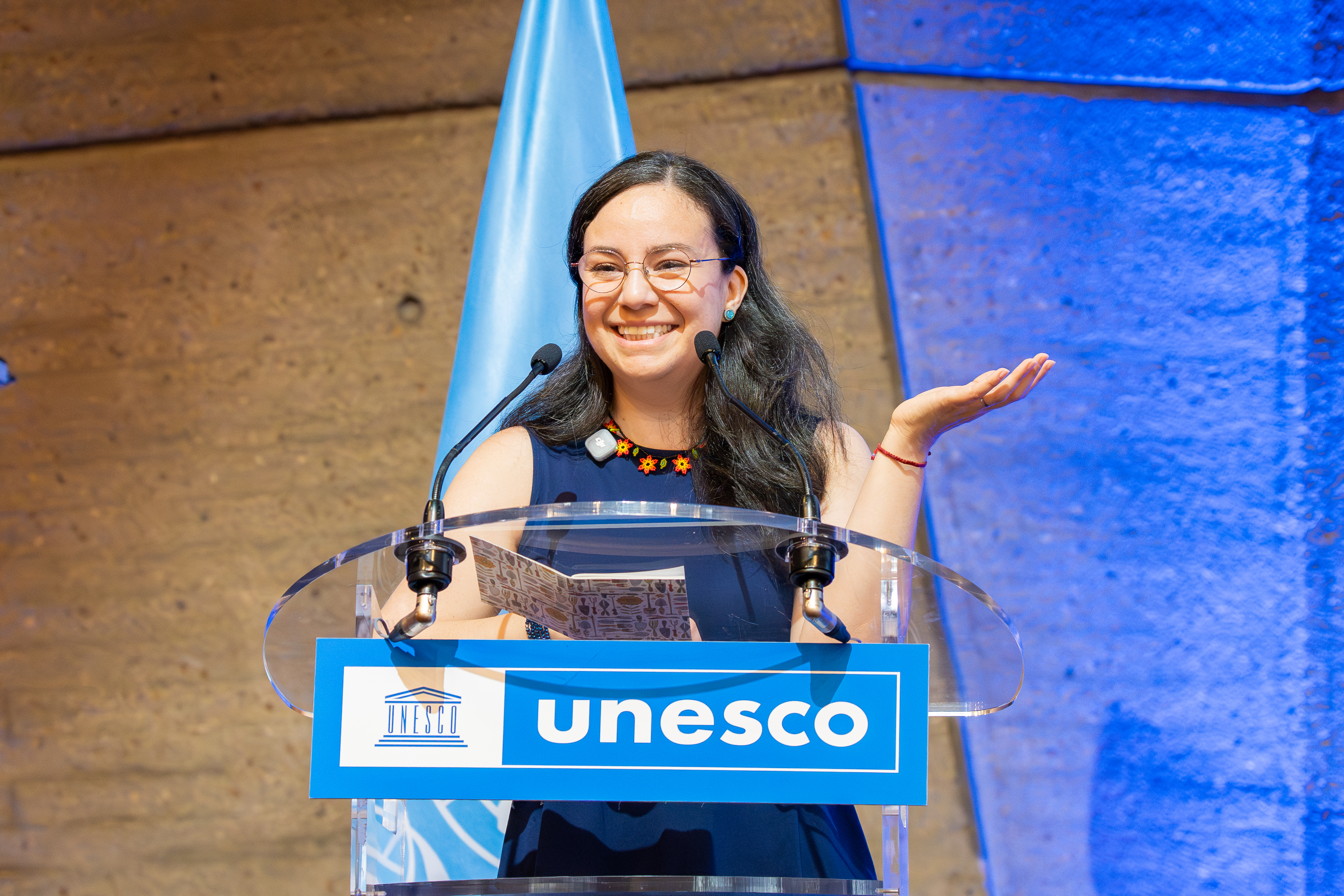 UNESCO lanza la guía práctica “La Familia frente a las Pantallas. Crecer en un Mundo Conectado, Se Aprende”