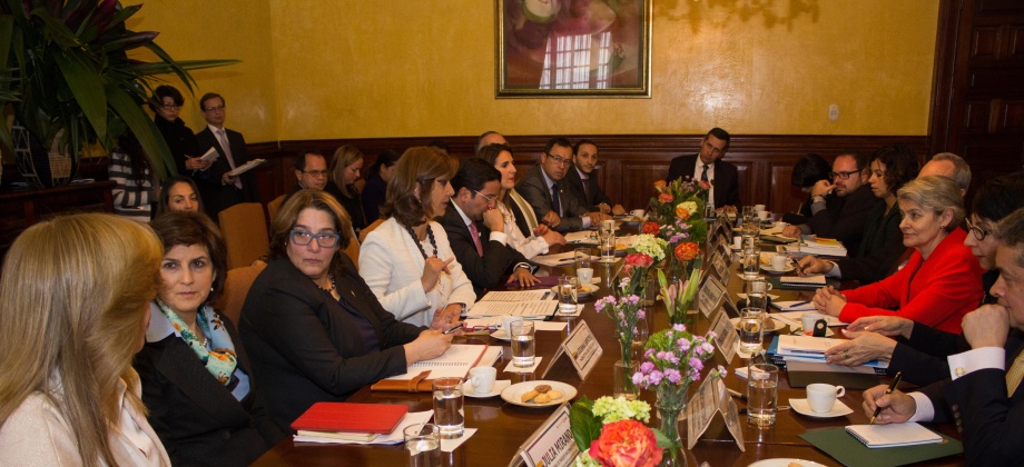 Canciller Holguín y Viceministro de Asuntos Multilaterales acompañaron a  Directora General de Unesco en reuniones con Ministros de Educación, Cultura y de Tecnologías de la Información y las Comunicaciones