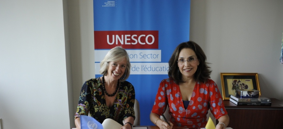 Embajadora de Colombia ante Unesco firmó Acuerdo Sede del Foro Internacional sobre Inclusión y Equidad en la Educación