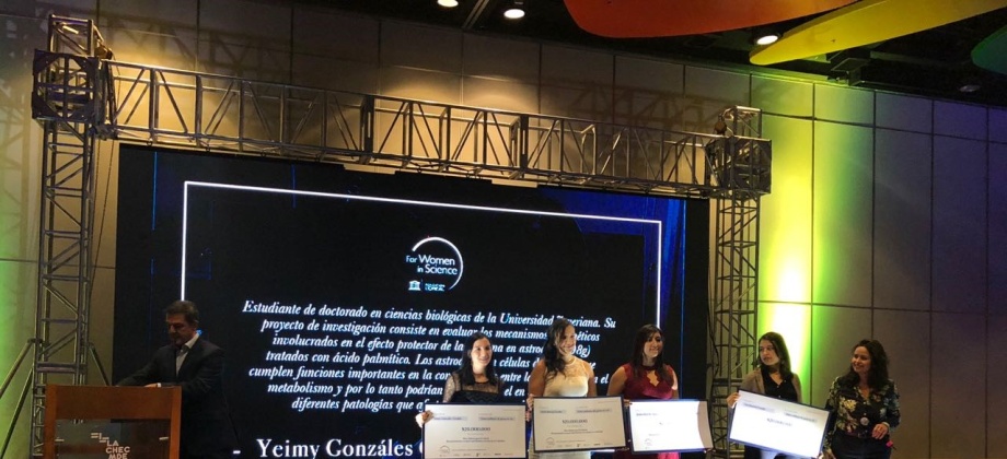 Cancillería acompañó la premiación de científicas ganadoras de las Becas 'Para las Mujeres en la Ciencia Unesco - L´Oreal  2017'