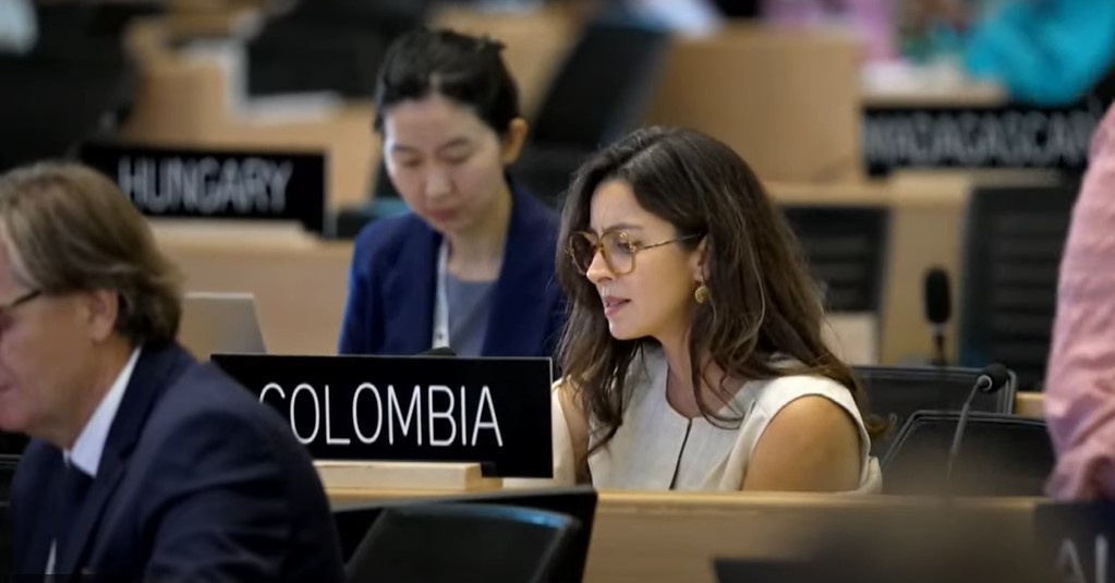 Mejorar la relación con el medio ambiente y repensar el modelo económico actual, algunos de los llamados que realizó la Embajadora de Colombia ante la UNESCO, Laura Guillem, en la 46ª Sesión del Comité del Patrimonio Mundial (46.com) Mejorar la relación con el medio ambiente y repensar el modelo económico actual, algunos de los llamados que realizó la Embajadora de Colombia ante la UNESCO, Laura Guillem, en la 46ª Sesión del Comité del Patrimonio Mundial (46.com)