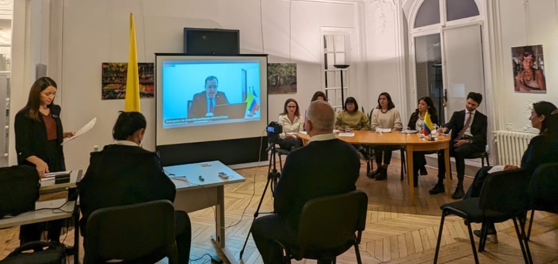Así rendimos cuentas la Embajada de Colombia en Francia, las Misiones Permanentes de Colombia ante la UNESCO y la OCDE y el Consulado General de Colombia en París Así rendimos cuentas la Embajada de Colombia en Francia, las Misiones Permanentes de Colombia ante la UNESCO y la OCDE y el Consulado General de Colombia en París